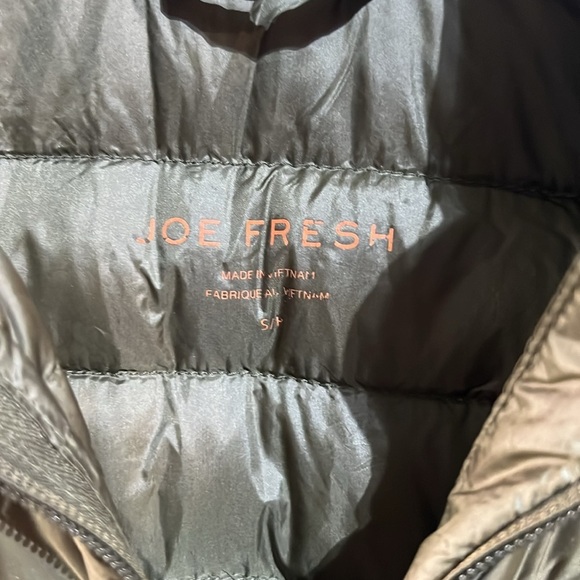 Joe fresh army green puffer vest size small - Picture 5 of 8